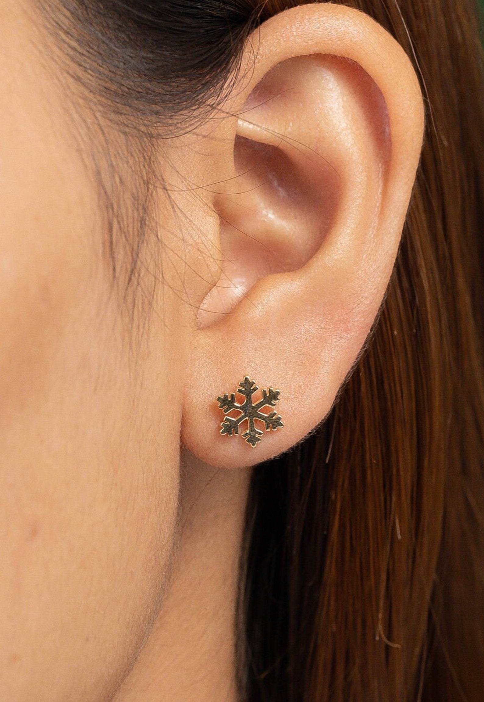 Snow Flake Stud Earrings, Sterling Silver Snow Earrings, Snow Flake Studs, Minimalist Earrings for Women